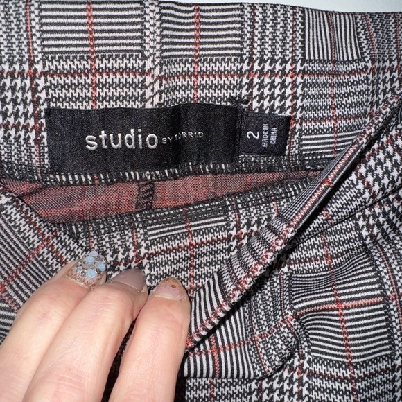 Torrid Gray Knee-Length Pencil Skirt - Picture 3 of 3